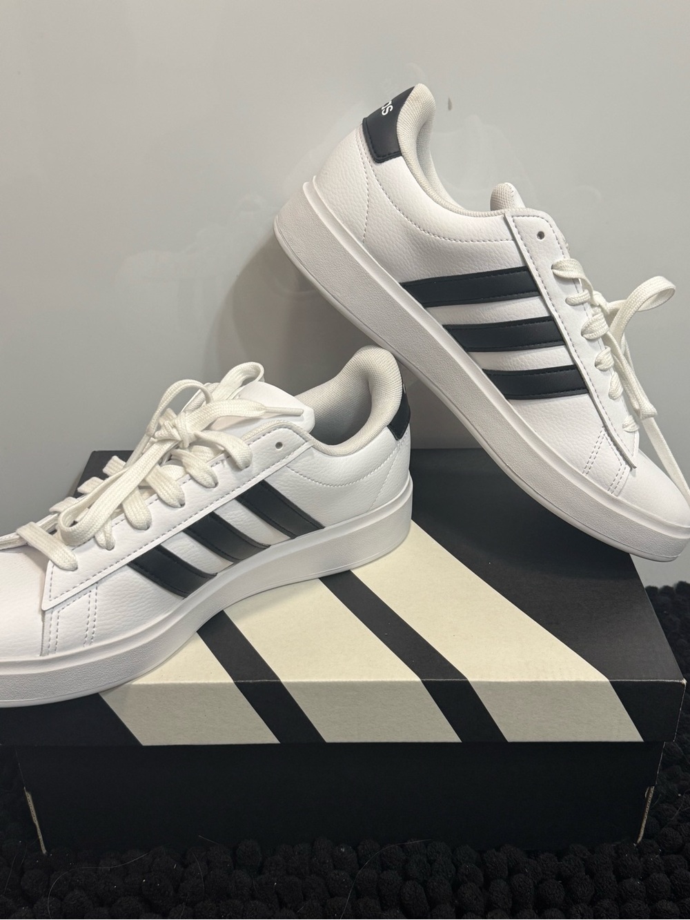 Adidas Grand Court 2.0 Sneakers White Black Men’s 7 Women’s 8 NIB